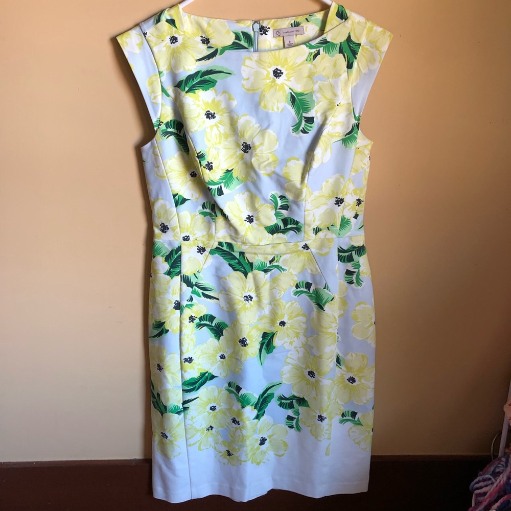 Fitted Spring Dress - Picture 2 of 8